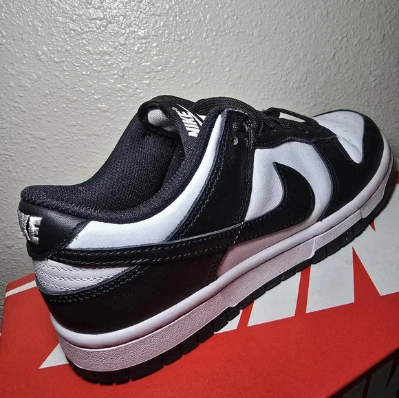 Womens Nike Dunk Low - Picture 8 of 11